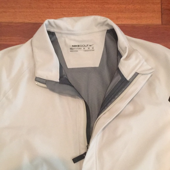 Nike mans top - Picture 3 of 5